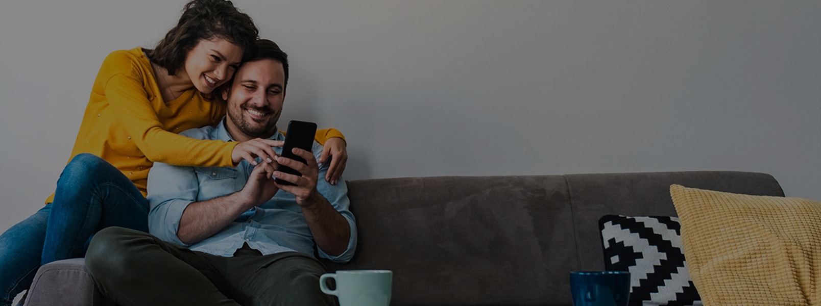 couple texting